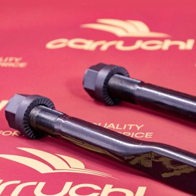 良い価格 4KG FAWエンジンおよびアクセサリー、FAW解放リアアクスルサスペンション部品に適用、部品番号 KM0502002 オンライン